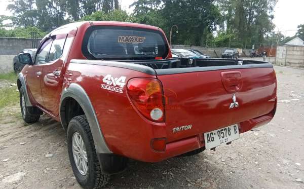 MITSUBISHI  STRADA  CR 2.5