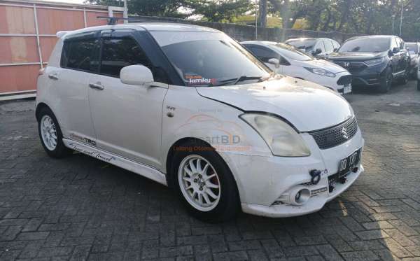 SUZUKI  SWIFT