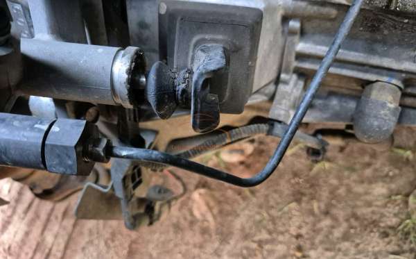 TOYOTA  AVANZA  1.3 E