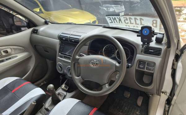 TOYOTA AVANZA G