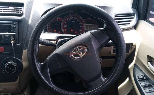 TOYOTA AVANZA G