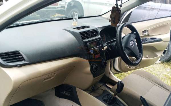 TOYOTA AVANZA G