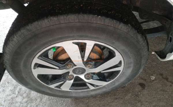 TOYOTA  AVANZA  1.3 E