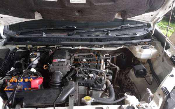 TOYOTA  AVANZA  1.3 E