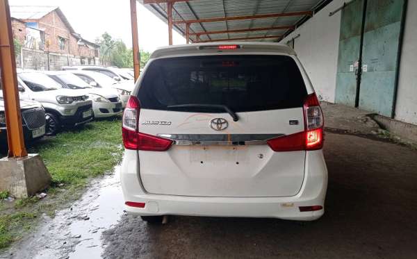 TOYOTA  AVANZA  1.3 E