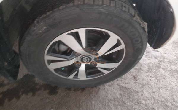 TOYOTA  AVANZA  1.3 E