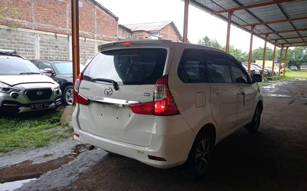 TOYOTA  AVANZA  1.3 E