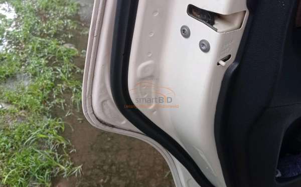 TOYOTA  AVANZA  1.3 E