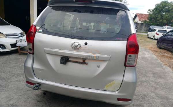 TOYOTA AVANZA 1.3 E