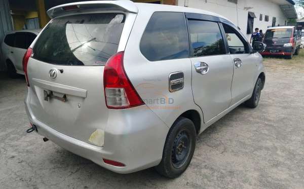 TOYOTA AVANZA 1.3 E