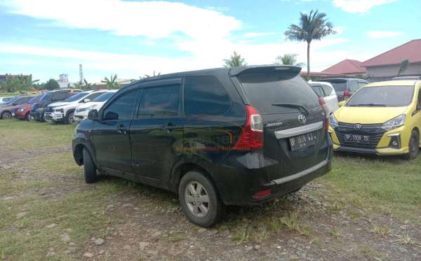 TOYOTA AVANZA