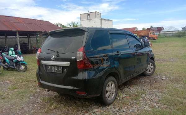 TOYOTA AVANZA