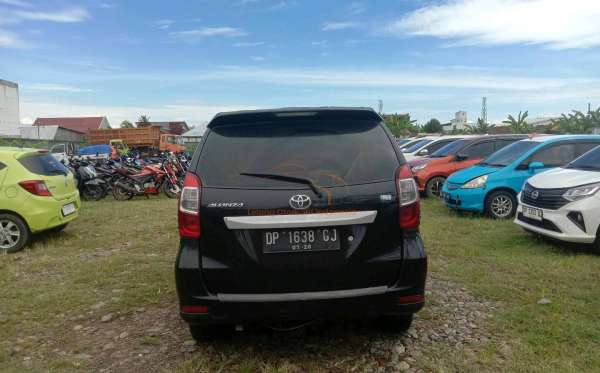 TOYOTA AVANZA