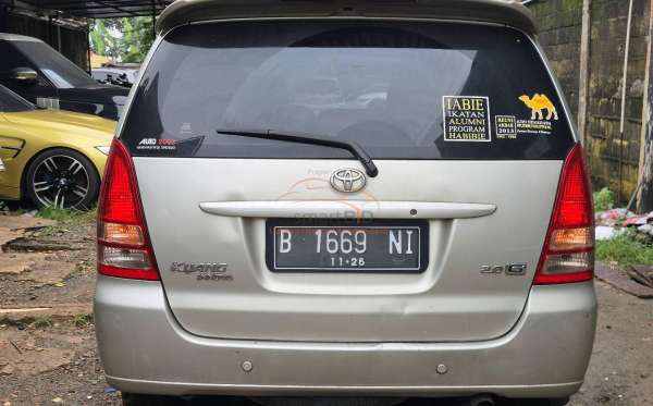 TOYOTA INNOVA G
