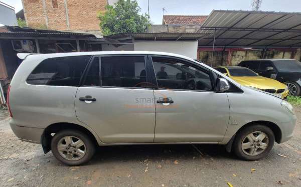TOYOTA INNOVA G