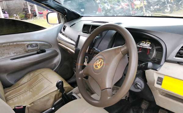 TOYOTA  AVANZA  1.3 G