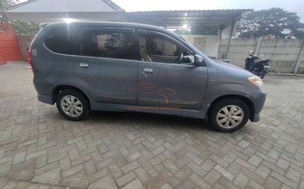 TOYOTA  AVANZA  1.5S