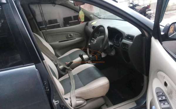 TOYOTA  AVANZA  1.5S