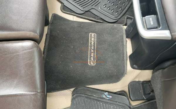 TOYOTA FORTUNER 2.4 VRZ 4X4