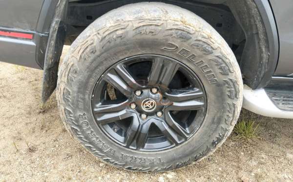 TOYOTA FORTUNER 2.4 VRZ 4X4