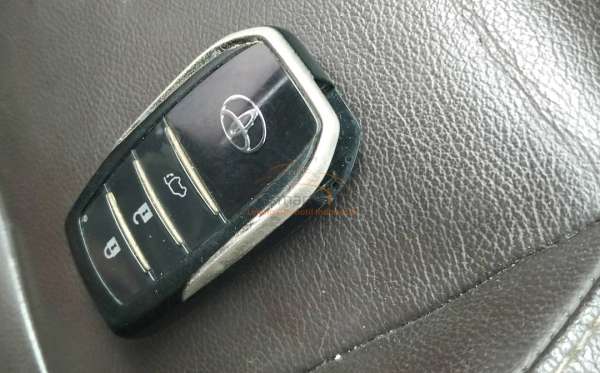 TOYOTA FORTUNER 2.4 VRZ 4X4