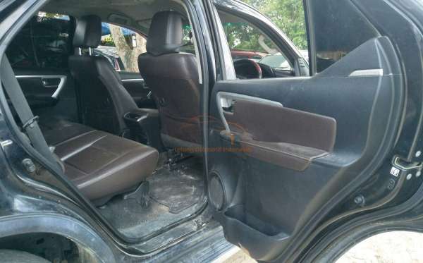 TOYOTA FORTUNER 2.4 VRZ