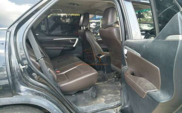 TOYOTA FORTUNER 2.4 VRZ