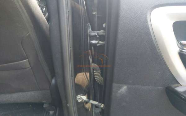 TOYOTA FORTUNER 2.4 VRZ