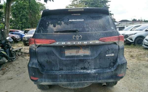 TOYOTA FORTUNER 2.4 VRZ