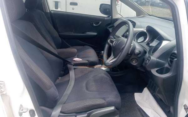 HONDA JAZZ GE8 1.5 E