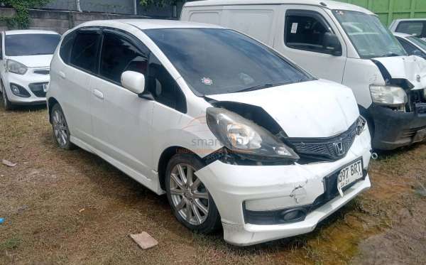 HONDA JAZZ GE8 1.5 E