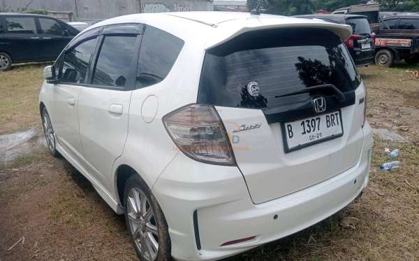 HONDA JAZZ GE8 1.5 E