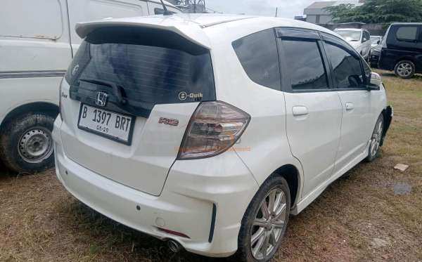 HONDA JAZZ GE8 1.5 E