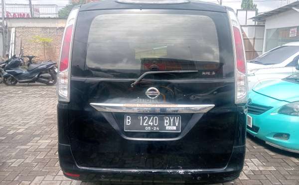 NISSAN SERENA 2.0