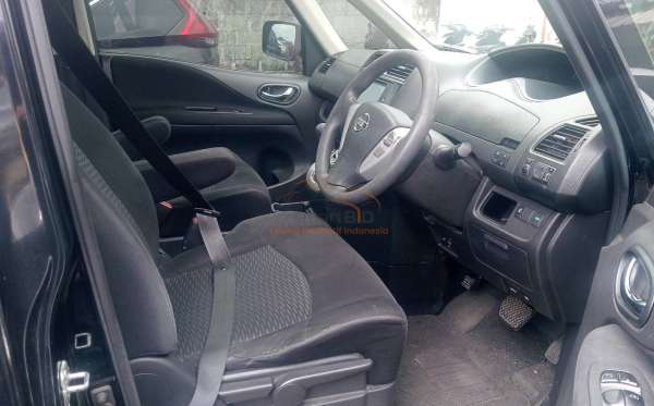 NISSAN SERENA 2.0