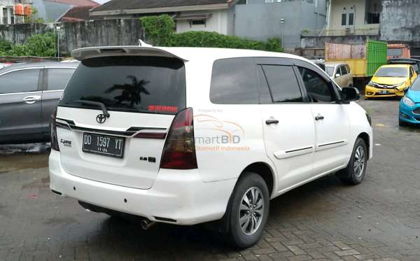 TOYOTA INNOVA G
