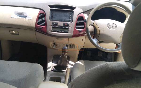 TOYOTA  KIJANG  INNOVA V