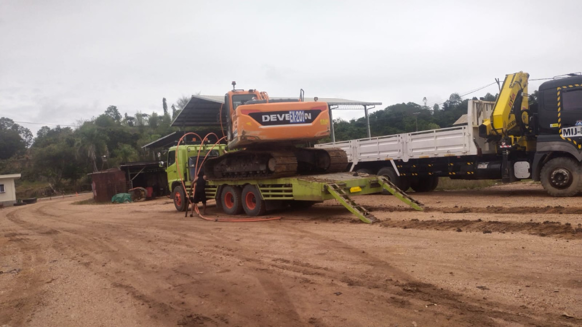 DEVELON  EXCAVATOR 	DX220A-2