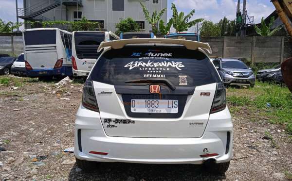 HONDA  JAZZ  GE8 1.5 E