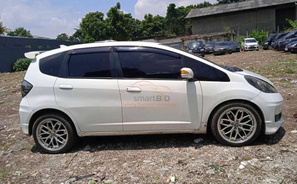 HONDA  JAZZ  GE8 1.5 E