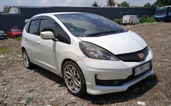 HONDA  JAZZ  GE8 1.5 E