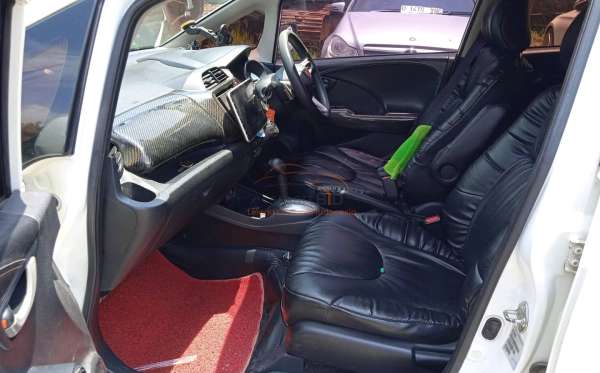 HONDA  JAZZ  GE8 1.5 E