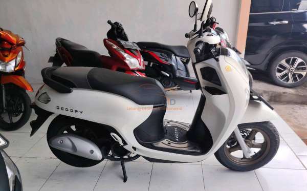HONDA SCOOPY PRESTIGE