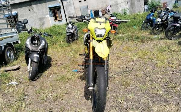 KAWASAKI  D-TRACKER SE