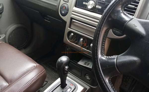 NISSAN  X TRAIL  2.5L ST