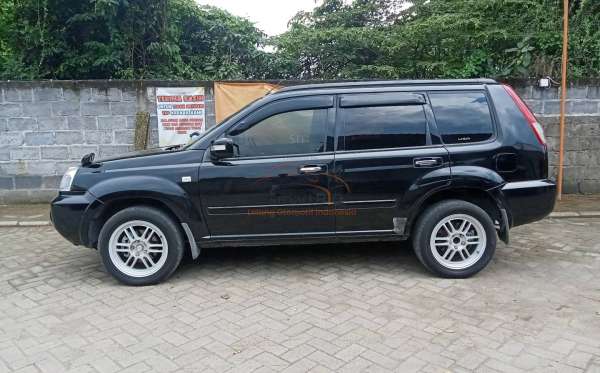 NISSAN  X TRAIL  2.5L ST