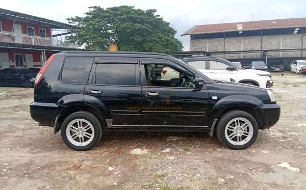NISSAN  X TRAIL  2.5L ST