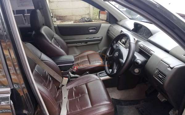 NISSAN  X TRAIL  2.5L ST