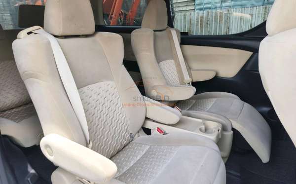 TOYOTA ALPHARD 2.5 X