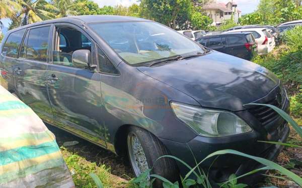 TOYOTA KIJANG INNOVA E